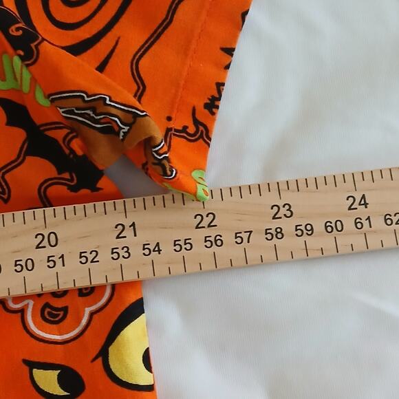 Scooby-Doo Scrub Top Women M Orange Halloween Holiday Medical Uniform Nursing - Picture 12 of 13